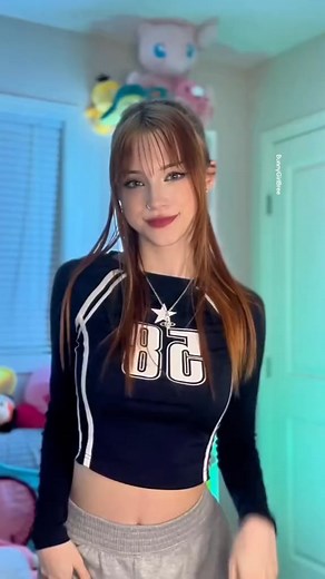 2.7K views · 150 reactions | Body tracking filter is broken so i tried smth new #dance #anime #gamergirl #foryou | NotYumyuka | Facebook