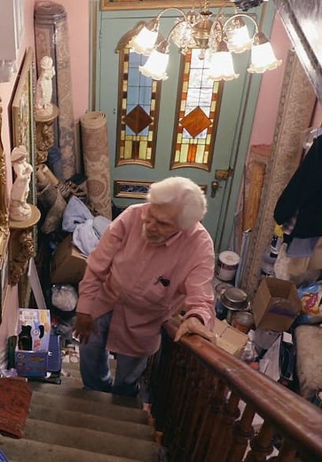 Hoarders S15:E02 - Bob