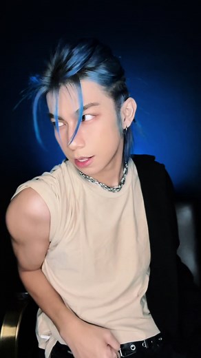 Transformasi Rambut Menjadi Mirip Felix: Cara Menggunakan Miranda Bleaching Blue