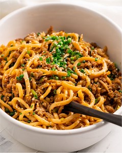 Got some udon noodles sitting in your pantry but don’t know what to do with them? Try cooking this! | Marion's Kitchen