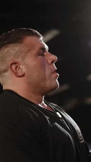 I’ve always approached shoulder training with a less is more mindset. It’s all about the mind muscle connection here. The cue I like to think about is imitating a most muscular on stage with the goal to occupy as much space as possible! One big thing I’ve focused on this year specifically is posing how I train. Remember, this is bodyBUILDing. No one knows how much weight you lateral raised when they’re looking at your delts on stage! #shoulders #shouldertraining #bodybuilding #poselikeyoutrain