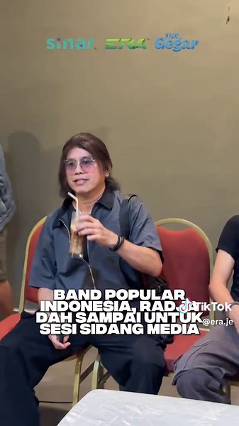 Band Popular Indonesia @radjabandofficial dah sampai untuk sesi sidang media harini!! Bakal adakan Konsert di Malaysia 😍 Fans Radja excited tak? #ERARadioNo1PalingLegit #SinarMuzikRetroTerbaik #THRGegar