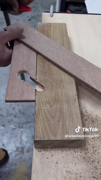 Creating a Diagonal Half-Lap Joint with a Router