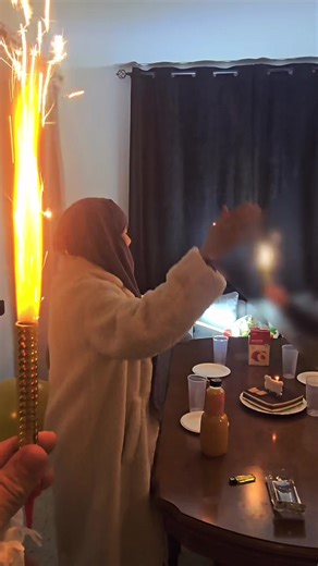 درت عيد ميلاد مفاجأة لجدي لفيديو كامل بقناتي على لمربع الأحمر بنت الغربة #الجالية_المغربية_في_كل_مكان🇲🇦🇲🇦 #الجالية_المغربية_في_كل_مكان💚 #bentelghorba #بنت_الغربة