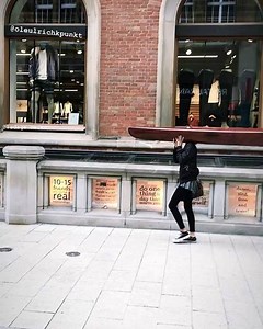 Neue Deko! Restauriertes 50er Jahre Holzkajak. @ladage.oelke #kajak #holzkajak #bike #bicycle #vintage #velo #patina #fashion #handmade #hamburg #levelohh #levelohamburg #welovehh #bicicleta #heritage #bikeporn #cycling #fahrrad #berlin #tokyo #levelo #pennyfarthing #vintagebicycle #citybike #instabike #bicyclecafe #cyclecafe #vintagebike #inrustwetrust | Le Velo Hamburg