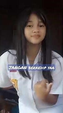 Intip Siswi SMA Buka Rok