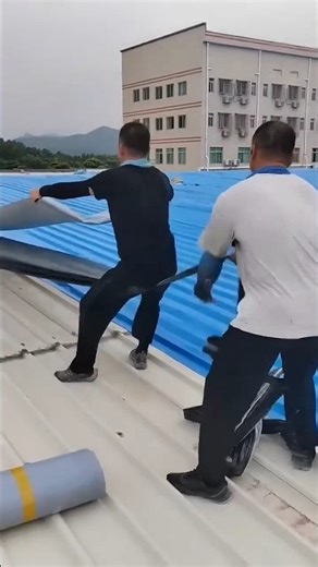 Installing a Roof Waterproof Membrane.