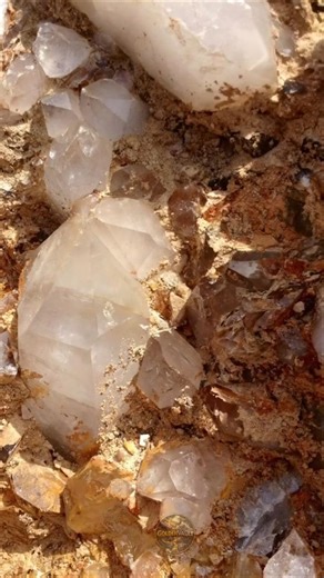 Massive Gold Vein Found Inside Rock 😱 | Raw Gold Discovery