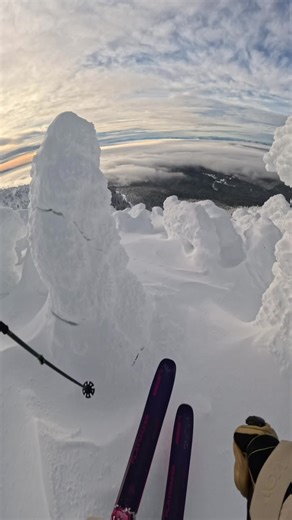 Snowghost zone is delivering @Big White Ski Resort @Elan Skis @Ridge Merino @Pit Viper @Montecwear @BAIST Gloves