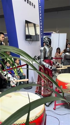 Robot Band LIVE 🎹🤖 | Piano + Drums in China | #Robotics #AI #FutureTech #Chasing195