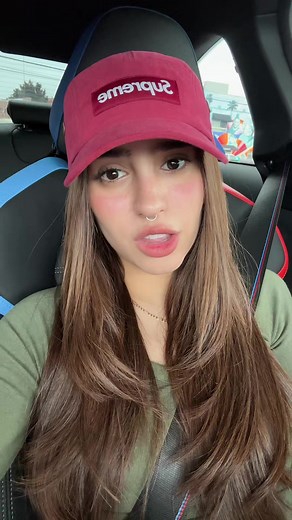 Domelipa muestra sus mejores momentos en un divertido clip