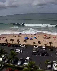 Breaking: Massive Tsunami Strikes Alaska After Undersea Earthquake—Residents Urged to Evacuate. Watch full video in the first comment! | Motivational Words