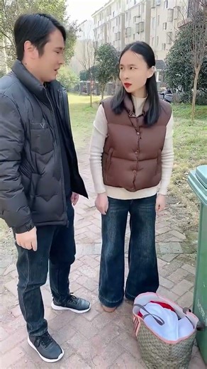 Please throw the garbage into the trash can. #helpothers #kindness #inspiration