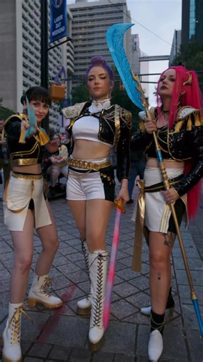 Byron Arnold on Instagram: "Dragon Con #cosplay #cosplayer #cosplaygirl #girls #costume #fun #followｍe"