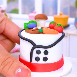 Miniature chef fondant cake | Cake Lovers