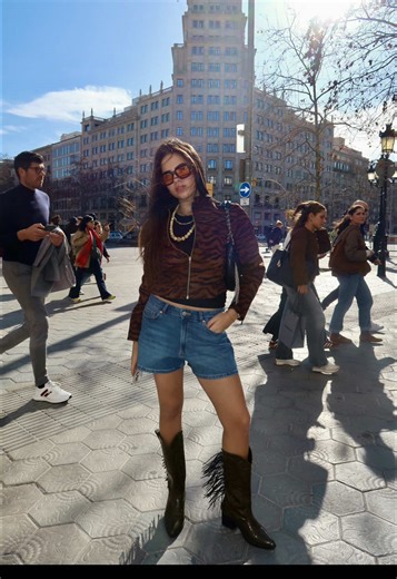 how I eat everything I want while travelling. Also did you know these facts about pigeons 🐦??