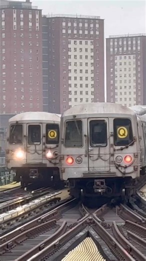 Double R46 (Q) Train Action @ Ocean Pkwy