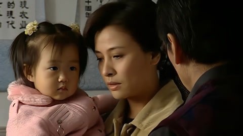 亲妈当面逼离 儿子霸气护妻