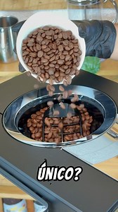 ☕ **¡Descubre la Cafetera Jura Z10® y transforma tu experiencia de café!** ☕ La innovación, el diseño y la tecnología de vanguardia se combinan en esta máquina que prepara hasta **200 tazas al día** con una calidad inigualable. 🌟 🎉 **Características destacadas:** ✔️ Menú con más de 30 bebidas integradas. ✔️ Prepara **Cold Brew** con un sistema de extracción al instante. ✔️ Molino automático con ajuste de molienda instantánea para adaptarse a cada bebida. ✔️ Diseño elegante y funcional que se a