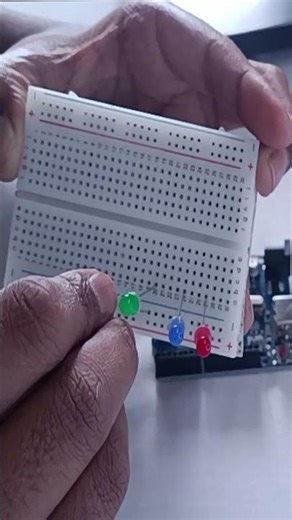 LED_CHASER_SHORTS #diyelectronics #experiment #electronics #arduinoledchaser #arduinoprojects