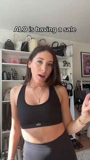 Discover ALO's Stylish Workout Clothes on Sale