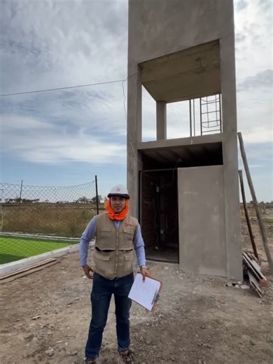 En Designs Projects 👷‍♂ brindamos servicios profesionales de peritaje técnico y supervisión de obras 🏗. Verificamos el avance real de tu proyecto, detectamos errores constructivos, elaboramos informes técnicos y aseguramos que cada etapa cumpla con las normas vigentes ✅. Confía en un equipo especializado que protege tu inversión desde la primera inspección hasta la entrega final de tu obra. 📞 Contáctanos al  51 956 498 610 para asesorarte con confianza y respaldo profesional. #DesignsProjects