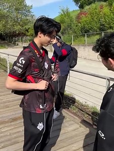 GX found the only way they can stop us today 😭 Flat tire or not, we'll be there to stomp GX at 15:00 CEST no matter what 🫡 | G2 Esports