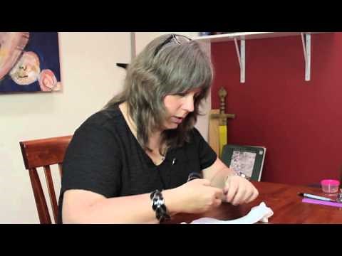 How to Cut Pantyhose : DIY Craft Projects