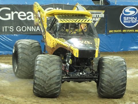 Monster Jam - Earth Shaker Monster Truck Freestyle - Sunday Afternoon, Fresno, CA (March 12th, 2023)