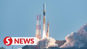 Japan launched its lunar exploration spacecraft on Thursday (Sept 7) aboard a homegrown H-IIA rocket, hoping to become the world's fifth country to land on the moon early next year. Read more at https://tinyurl.com/3bu5fv2h WATCH MORE: https://thestartv.com/c/news SUBSCRIBE: https://cutt.ly/TheStar LIKE: https://fb.com/TheStarOnline | The Star