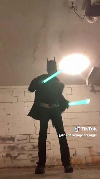 Exploring LEGO Batman Beyond Gotham Gameplay