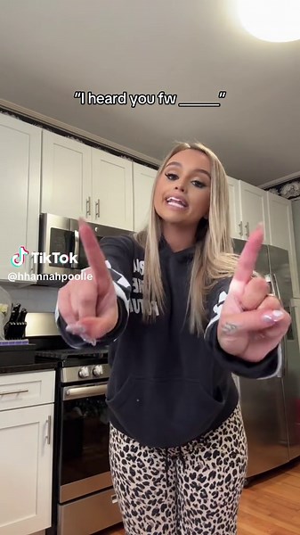 hhannahpoolle (@hhannahpoolle)’s videos with NO - Dime