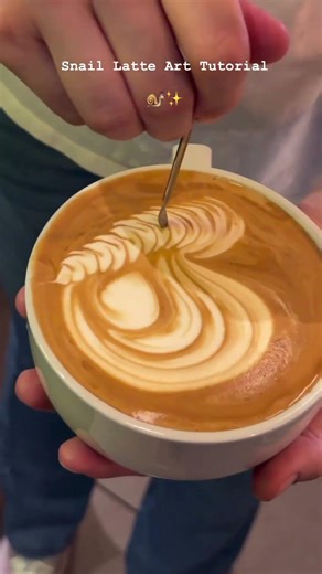 snail 🐌 tulip latte art coffee, Rosetta, #latteart #tulipdrawing #espressoyourself #tuliplatteart