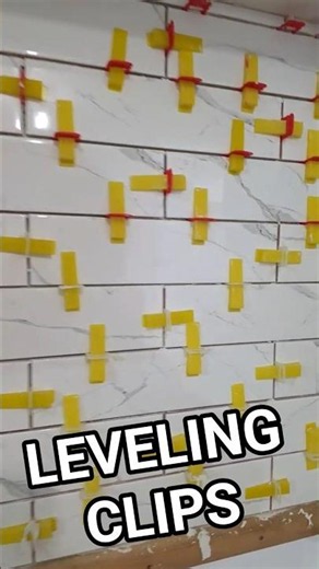 Kitchen Backsplash Installation with Leveling System #Backsplash #TileLeveling #DIY