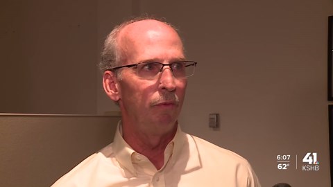 Rep Davids: Federal government restores funding to manufacturing assistance program temporarily