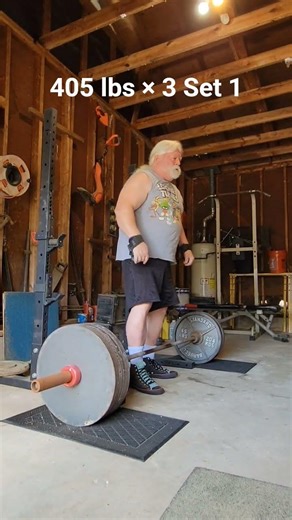 405 lbs RDL 3 reps Set 1