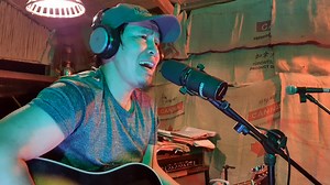 BLUE MOON (Acoustic Live Jam Cover) #acoustic #livemusic #cover #countrymusic #lovesongs | Topyu