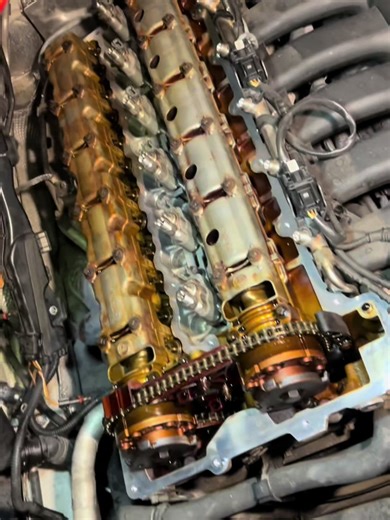 Sostituzione coperchio punterie BMW N53 #BMW #N53 #fyp