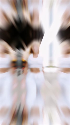 Concrete jungle dreams... who else loves the city buzz? 🌆😏 #blonde #blondegirl #city #cityvibes #girl #beauty #beautiful #fyp #fypシ゚viral #prettygirl #pretty #viral #foryoupage #foryou #blondehair #hot #model