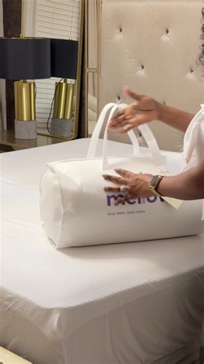 If you want your bed to look like a luxury hotel then Let me introduce you to my all time favorite comforter from mellow sleep this is the marshmallow and my goddess it is very soft and fluffy #mellow #mellosleep #comforter #bedroom
