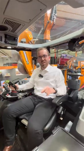 Redéfinir les standards du quotidien. 🚜🪟 Au-delà de la puissance, c'est l'ergonomie qui fait aujourd'hui la différence sur le terrain. Une immersion totale qui transforme radicalement la manière de piloter vos chantiers. L'innovation n'est pas qu'une option, c'est un nouveau mode de travail #Valtra #Agriculture #Innovation #Tracteur #Confort #skyview #PosteInversé #vuepanoramique