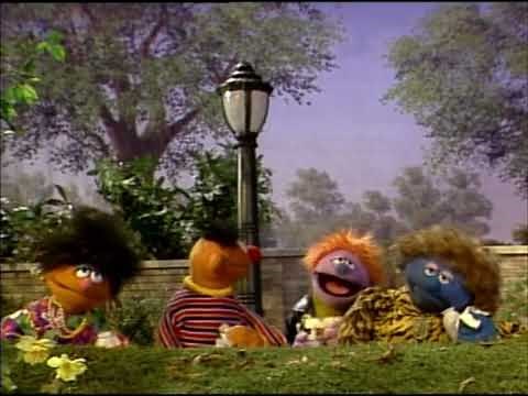 Sesame Street - Don't Throw That Trash on the Ground (English)