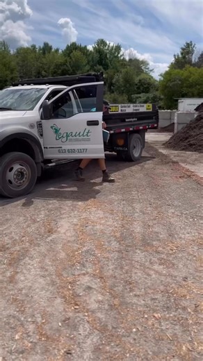 Notre SERVICE de livraison et nos produits en VRAC sont de qualité supérieure. Contactez-nous pour planifier votre cueillette en magasin ou votre prochaine livraison ! 🚚 📞(613)632-1177💻 lesserreslegault.ca📍1810 Hwy 34, Hawkesbury, ON K6A2R2Gianni et Phil sont la pour VOUS!Our delivery SERVICE and BULK products are of superior quality. Contact us to schedule your in-store pickup or your next delivery! 🚚📞(613)632-1177💻 lesserreslegault.ca📍1810 Hwy 34, Hawkesbury, ON K6A2R2Phil and Gianni a