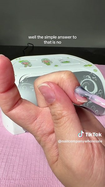 Ever wondered what Rubber Base is all about? In today’s segment, I will be going over the purpose of Rubber Base and what it is best used for. ✨ 📝 If there is anything I didnt cover, please ask away in the comments! Products Shown: - V-Beauty Pure: Pink Rubber Base - V-Beauty Pure: Muted Lilac - V-Beauty Pure: Warm Nude - V-Beauty Pure: Milky White - V-Beauty Pure: Clear Rubber Base - V-Beauty Pure: Nude Pink - Petal Nail Art Brush 4pc Set shop nailcompany.com 💫 #rubberbase #vbeautypure #naile