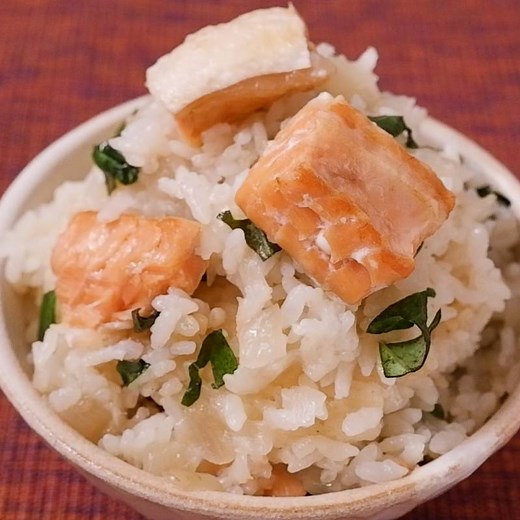 鮭ハラスとバジルの洋風の炊き込みご飯 作り方・レシピ | クラシル
