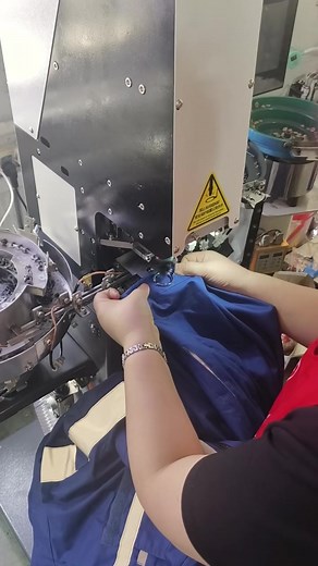 Snap Button Auto Attaching Machine Overview