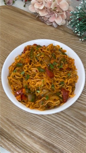 Spicy chilli garlic Maggi recipe #shorts# #food #recipe