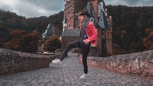 Are you ready to battle in Conqueror's Blade for the glory of your General!? Peasant Lewis sure is. Use the link below to get a FREE 7 day premium account, otherwise Peasant Lewis gets it! http://bit.ly/YogsCBSeasonV #ad | The Yogscast