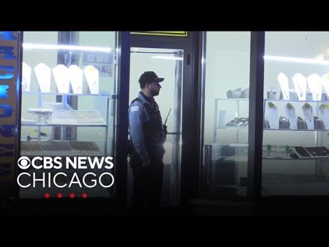 2 killed after being shot by armed robber outside SW Side jewelry store