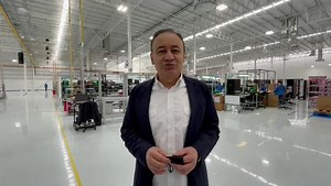 Extraordinaria mañana, acompañando a mi estimada María Elena Gallego en el corte de listón de la planta Creation Technologies, la cual generará más de mil nuevos empleos en nuestro estado. Hago el compromiso de impulsar el crecimiento a partir del establecimiento de inversiones y empresas, consolidando el atractivo de Hermosillo y Sonora que tienen ventajas competitivas, extraordinarias e insuperables. ¡Seremos líderes entre los estados fronterizos! #TierradeOportunidades | Alfonso Durazo